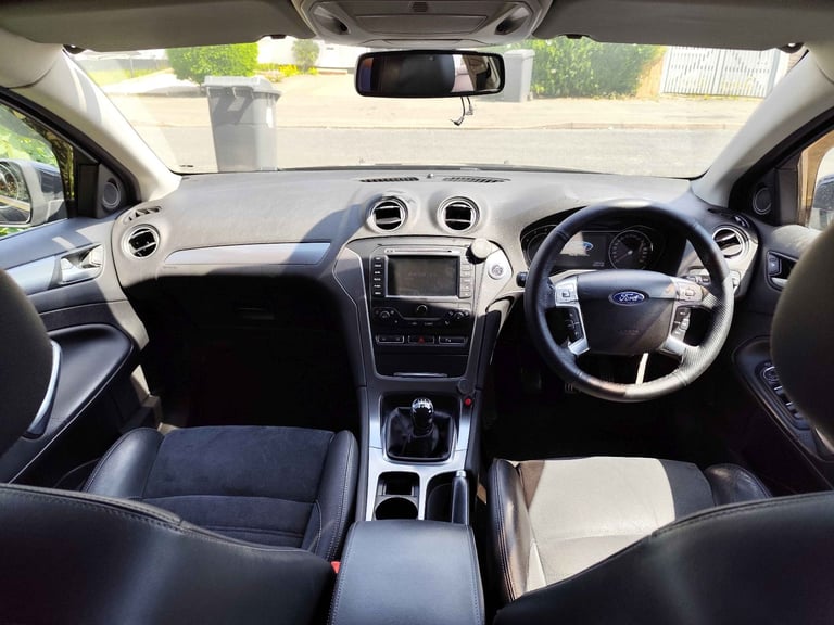 Ford Mondeo  Dashboard Glove Box Compartment 7S71A06010DJ £10
