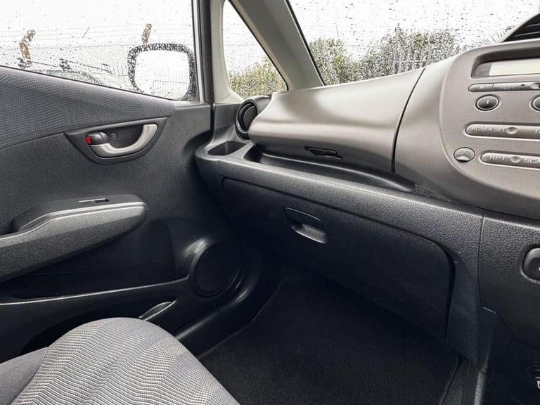 2009 59 HONDA JAZZ 1.4 I-VTEC ES HATCHBACK 5DR PETROL MANUAL EURO 4 (100 PS)