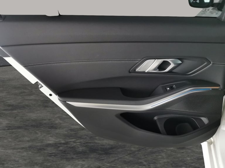 2021 BMW 3 Series 2.0 330e 12kWh M Sport Saloon 4dr Petrol Plug-in Hybrid Auto Euro 6 (s/s) ( Sal...