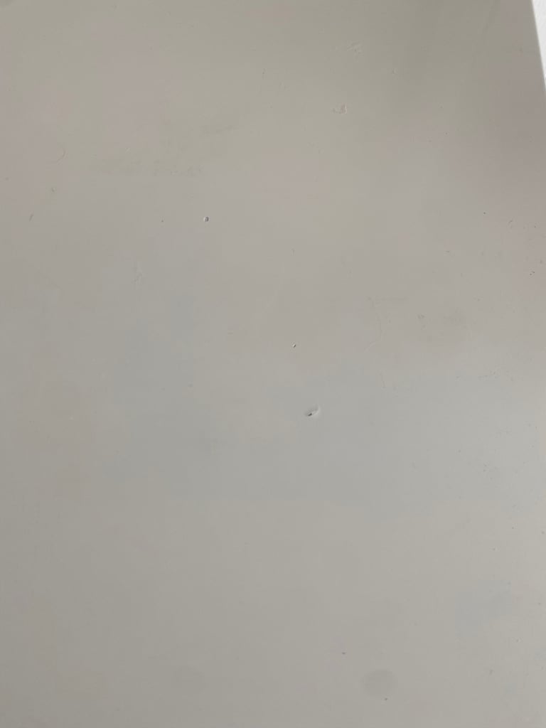Extendable Gloss Table