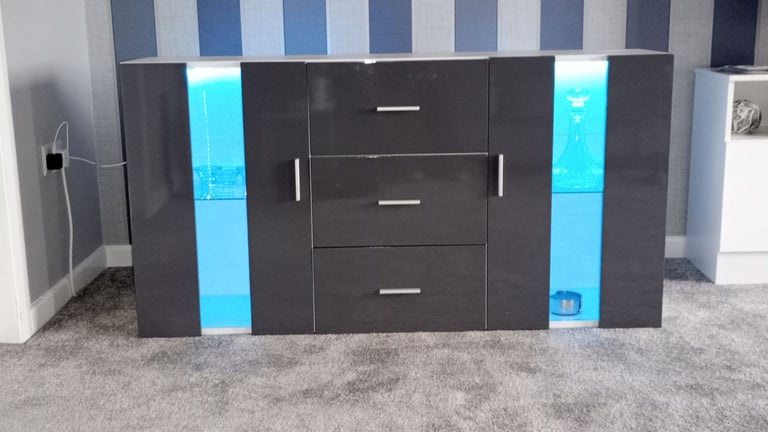 Sideboard/display cabinet 