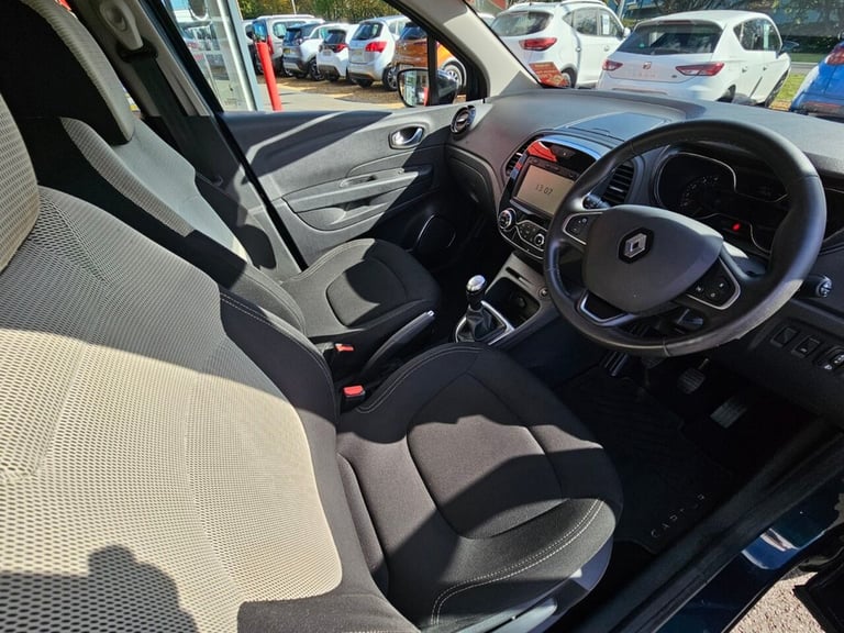 2018 Renault Captur 1.5 dCi ENERGY Iconic SUV 5dr Diesel Manual Euro 6 (s/s) (90 ps) HATCHBACK Di...