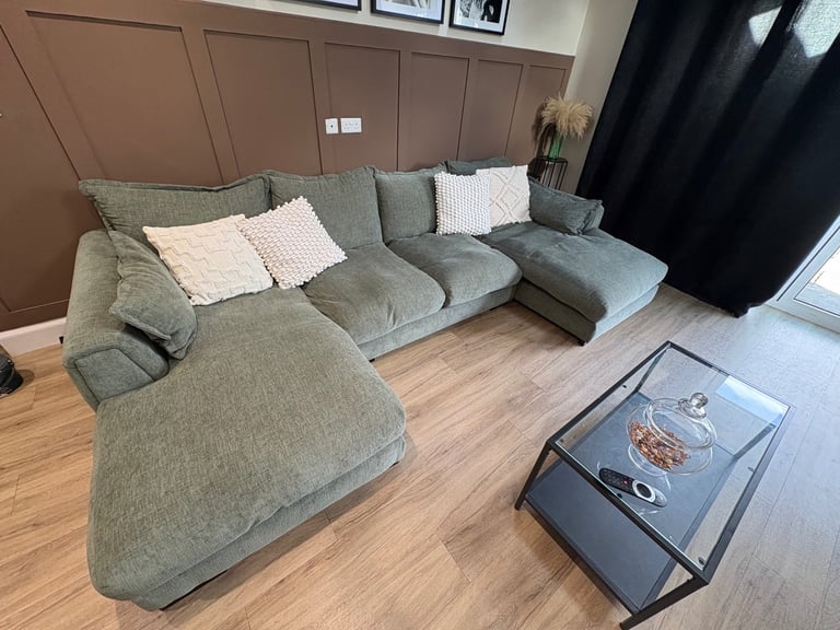 Large dfs Somerford sofa