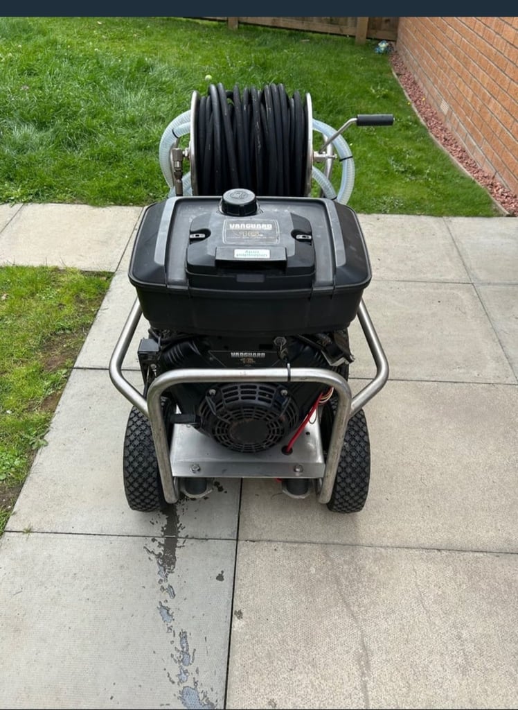 Brigs And Stratton Petrol Engine power washer 
