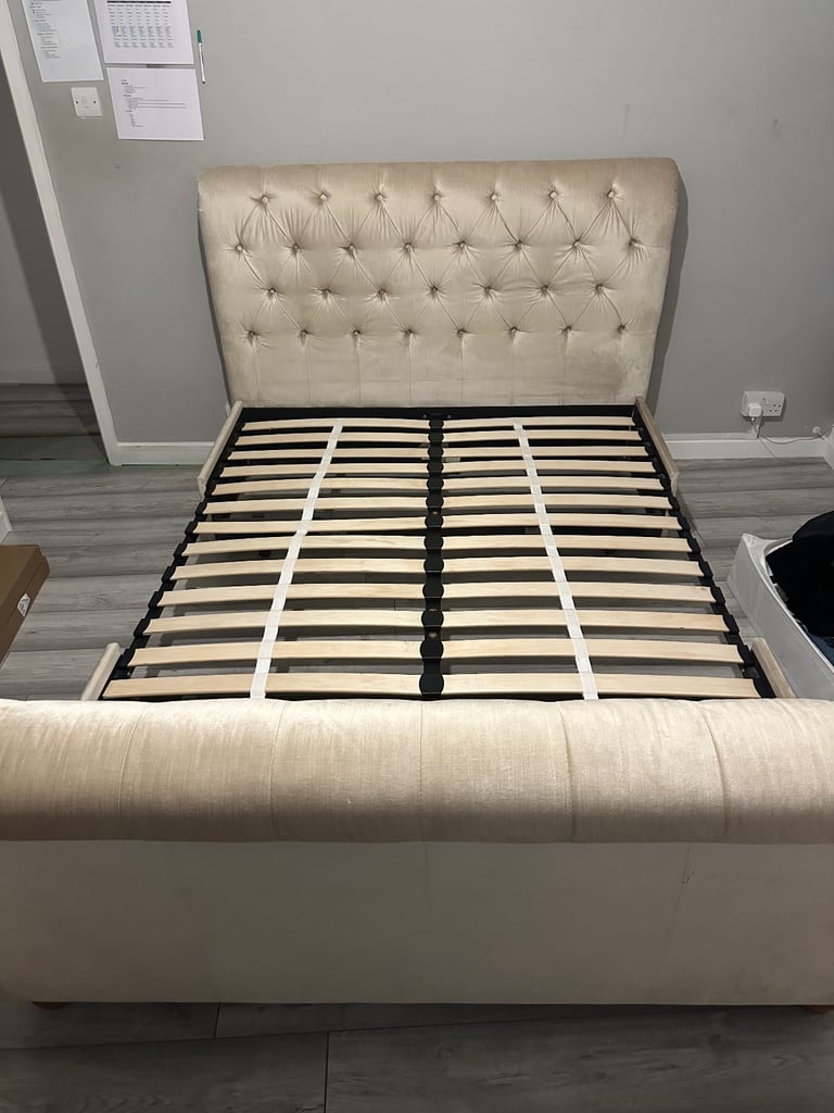image for Solid Wescott ottoman bed 