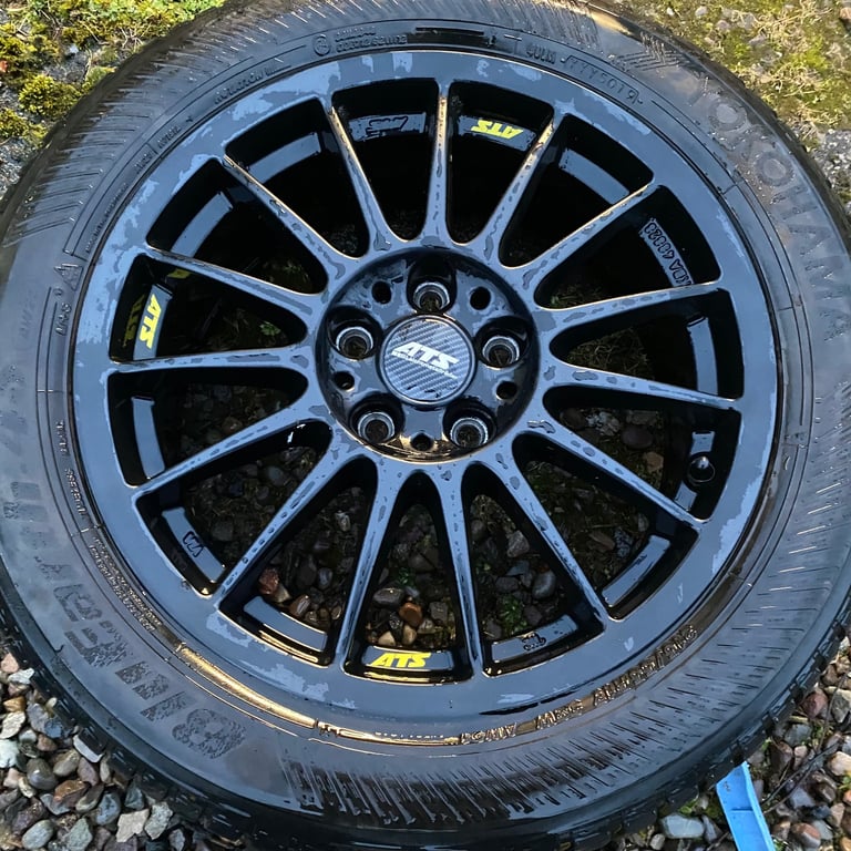 Set of 4 alloy wheels and winter tyres 