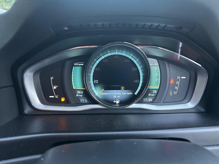 VOLVO V70 2.4 D5 SE Lux 2014