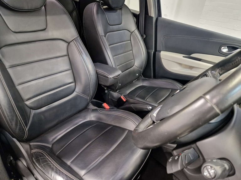 2017 Renault Captur 1.5 Captur Signature S Nav dCi 5dr SUV Diesel Manual