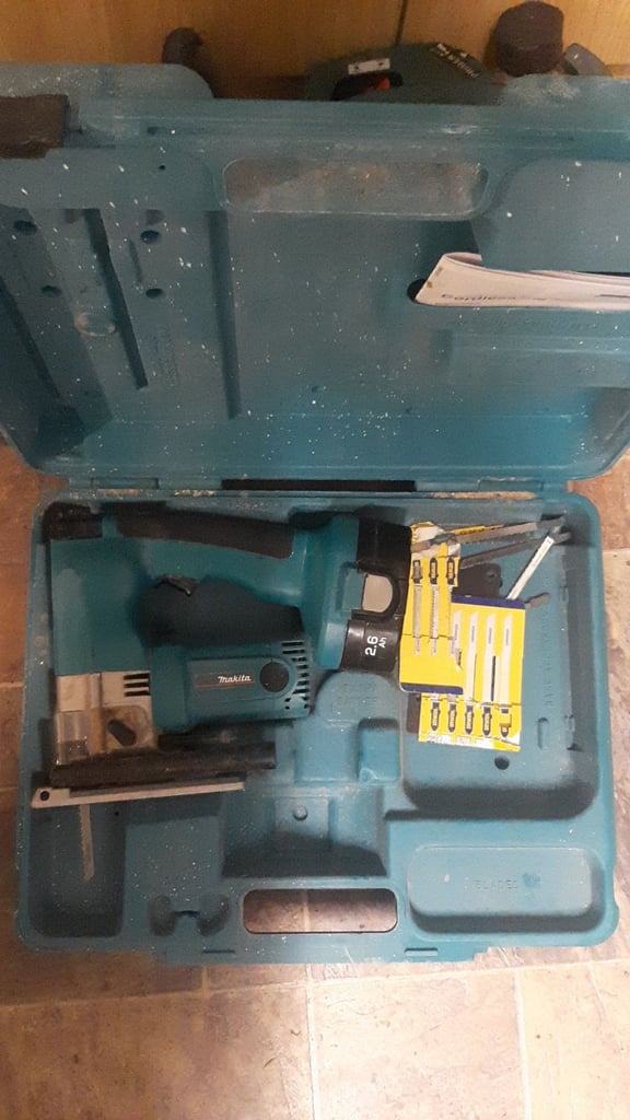 image for Makita wood saw 