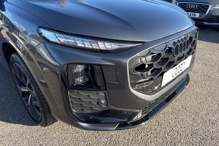 2025 Audi Q3 1.5 e-hybrid Launch Edition S Tronic Euro 6 (s/s) 5dr 26kWh SUV Automatic