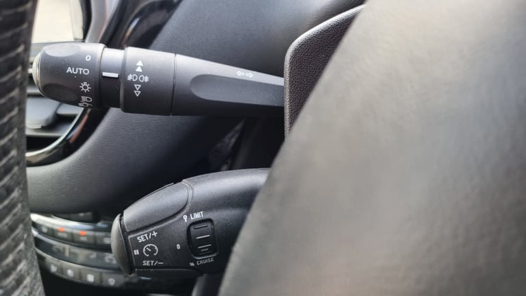 2014 Peugeot 208 1.4 HDi Allure 5dr HATCHBACK Diesel Manual