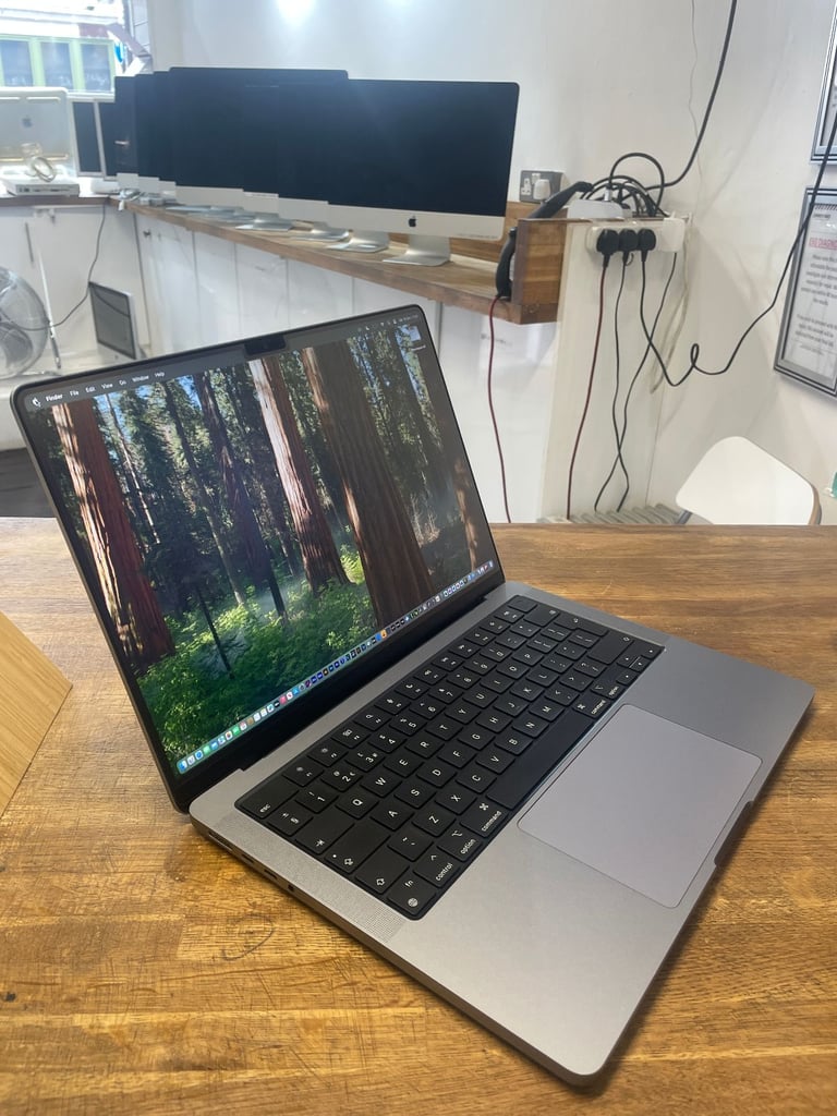 14" Apple MacBook Pro M2 Pro 3.5GHz 16GB RAM 512 GB SSD Logic Pro Ableton 11 Waves Antares Auto-Tune