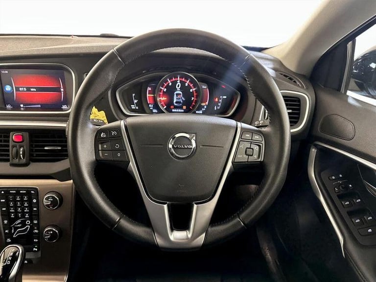 2019 Volvo V40 Cross Country 1.5 T3 GPF Pro Auto Euro 6 (s/s) 5dr Automatic Hatchback Petrol Auto...
