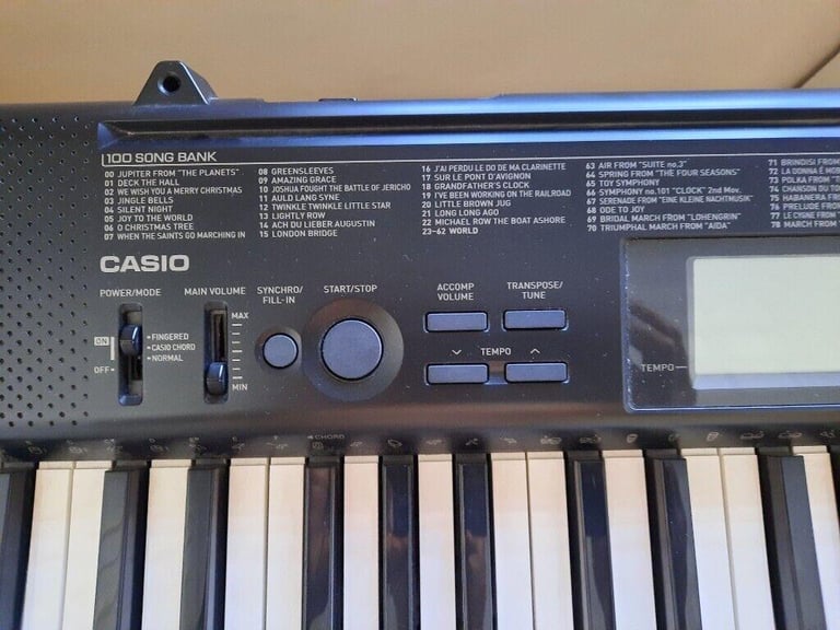 Casio keyboard in excellent condition is for sale 