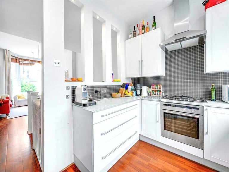 🏡 Bright and cozy room in Tooting Broadway available