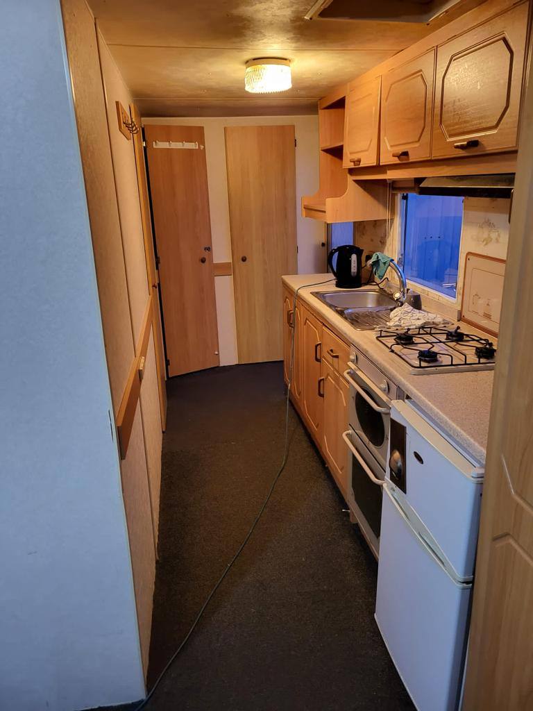 Residential Caravan  South Ockendon Area  Close to Train Station, Bus Stop & Shops 
