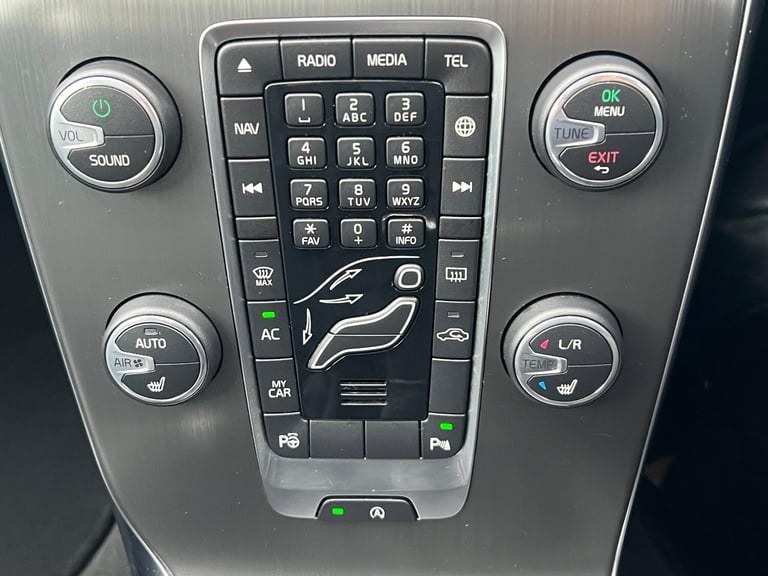 2016 Volvo V40 2.0 D2 SE Lux Nav Euro 6 (s/s) 5dr HATCHBACK Diesel Manual