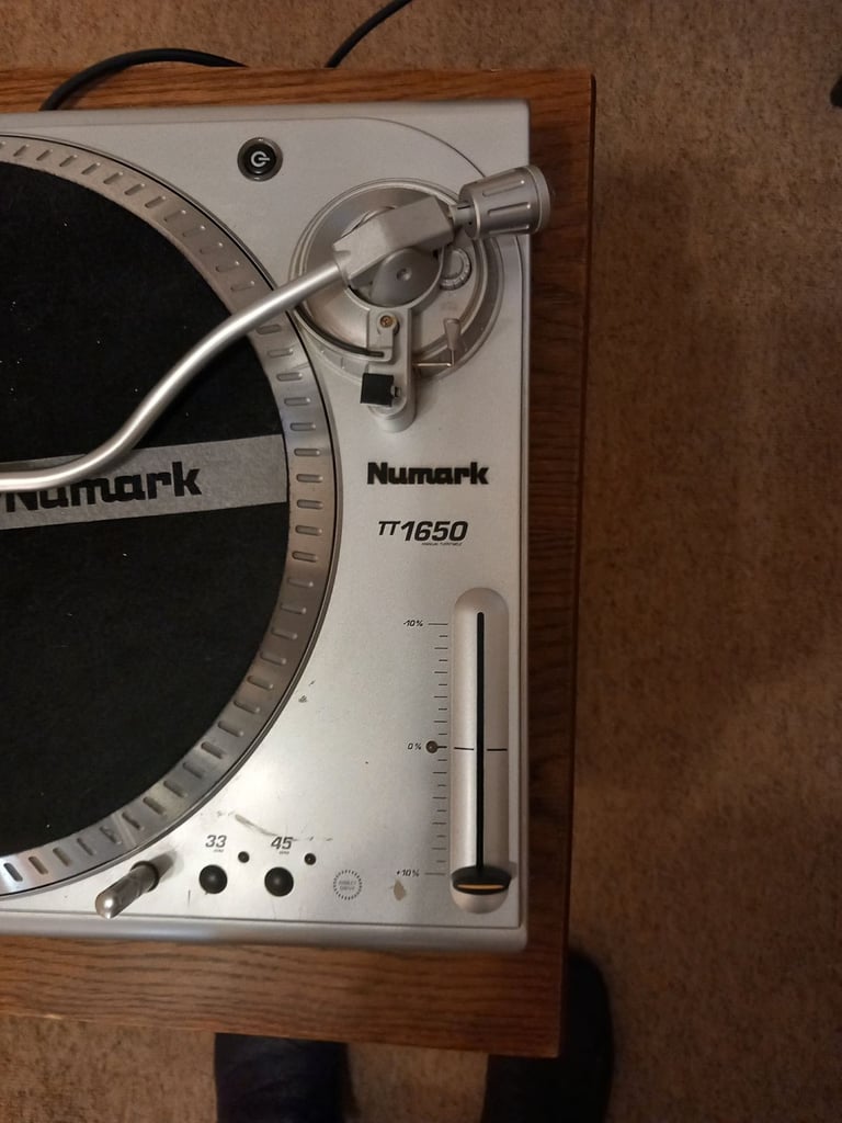 Numark TT1650 DJ Professional Turntable TT 1650 Plug & Play