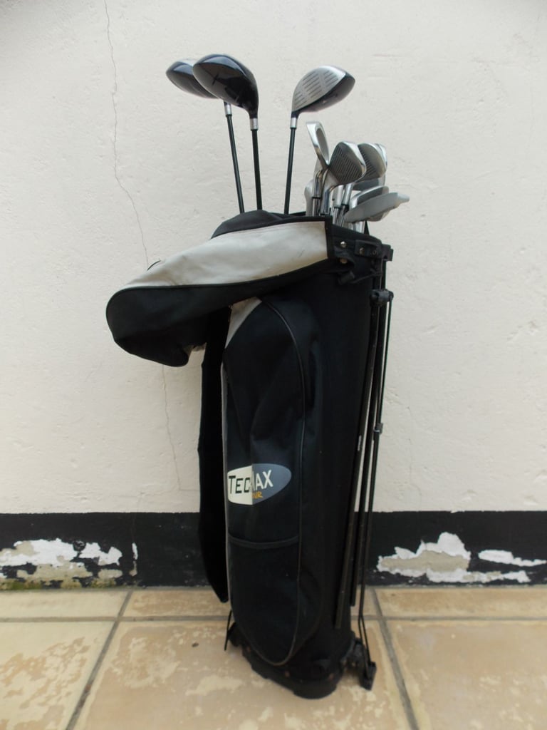 Mens Right Handed Tour Design Golf Club Set + Bag, Balls and Tees
