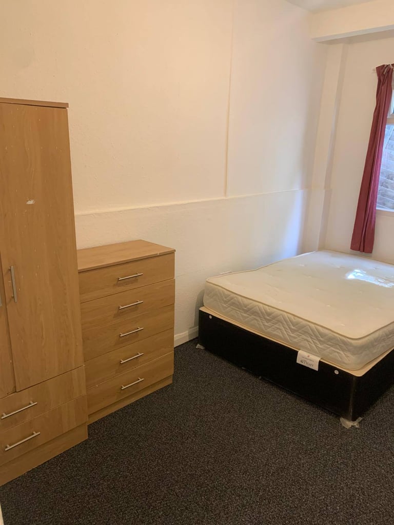 VARIOUS FLATS AND HOUSES AVAILABLE 