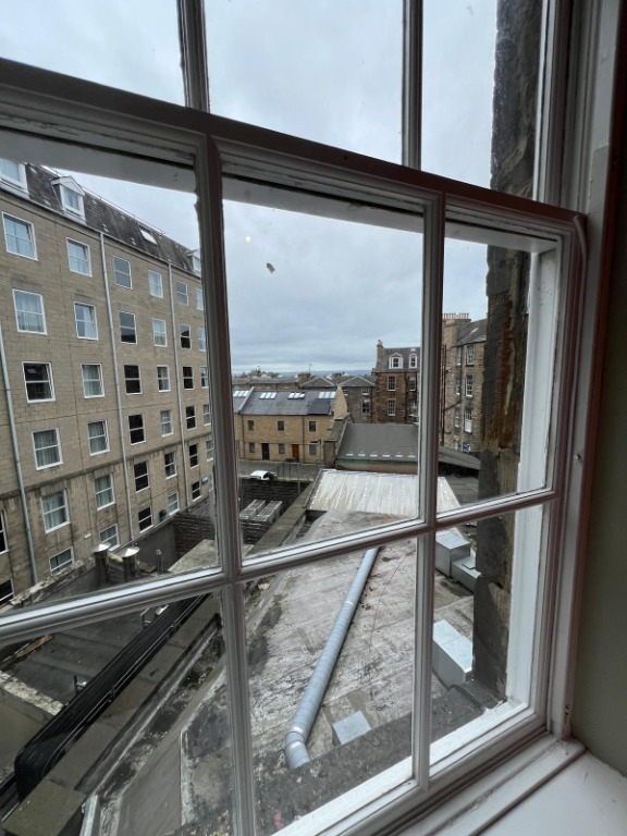 1 bedroom flat in Union Place, New Town, Edinburgh, EH1 3NQ