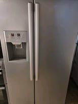 American fridge freezer whit water 💧 and ice maker 