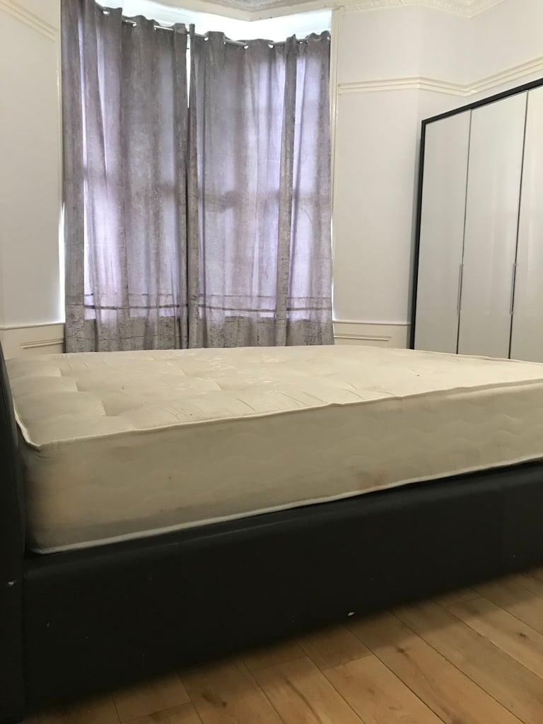 Spacious Double room, Central City, To Rent, Fully Furnished, Bills All Included, PL4