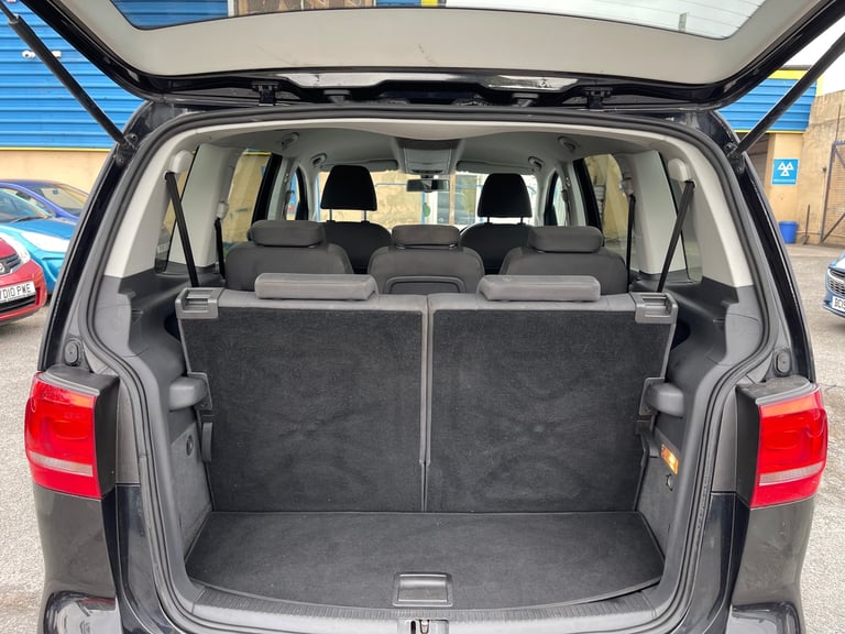 2011 Volkswagen Touran 1.6 TDI 105 SE 5dr DSG MPV Diesel Automatic