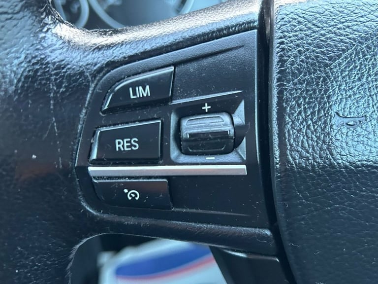 2011 60 BMW 5 SERIES 3.0 523I SE TOURING 5DR PETROL STEPTRONIC EURO 5 (204 PS)