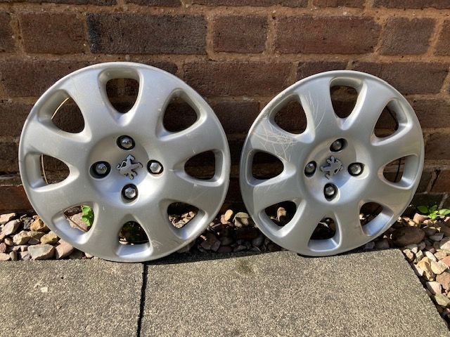 Peugeot Columbia 15” wheel trims – pair – Part No 96B7630680