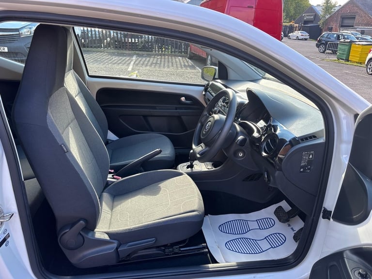 VOLKSWAGEN UP 1.0 Move up! 2014