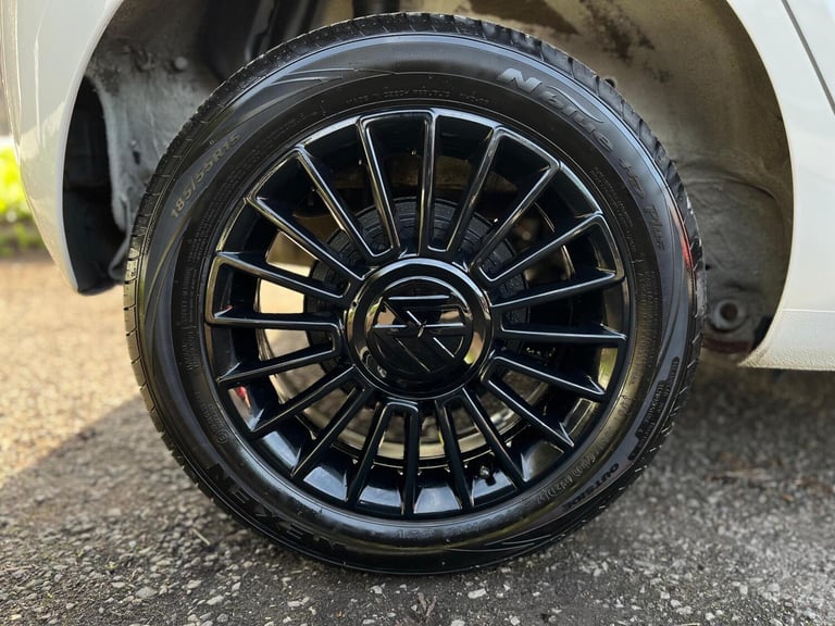 2015 Volkswagen up! 1.0 High up! Euro 5 5dr HATCHBACK Petrol Manual