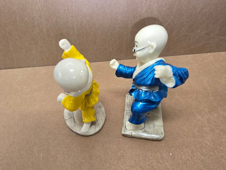 2 x Vintage Chinese Fighting Figures 