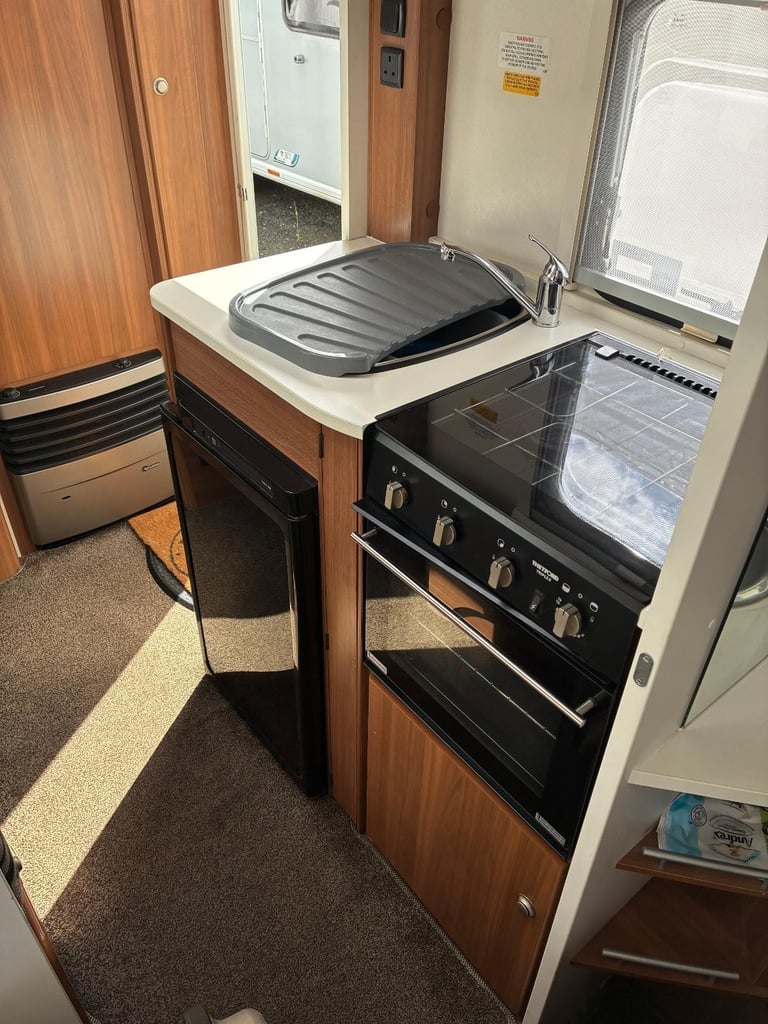 2014 Adria Sport Line Px Light Weight Fixed Bed