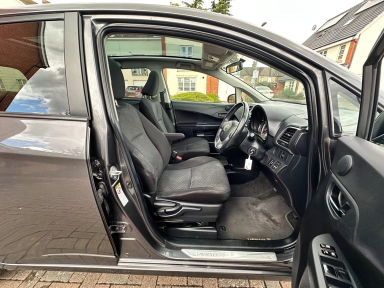2011 Toyota Verso 1.33 Dual VVT-i T Spirit Euro 5 5dr MPV Petrol Manual