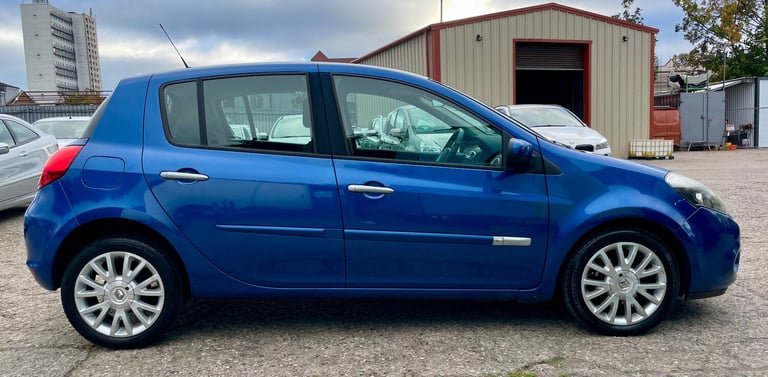 2010 Renault Clio 1.2 TCE Dynamique TomTom 5dr HATCHBACK Petrol Manual