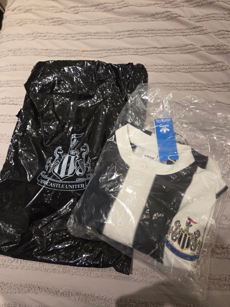 Newcastle United adidas Retro 1995-97 Home Football Shirt New