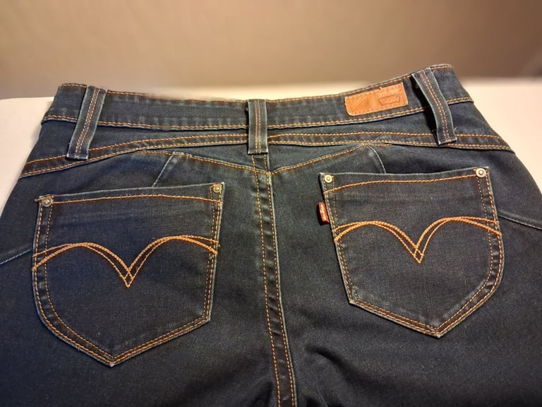 image for Levis ladies jeans 