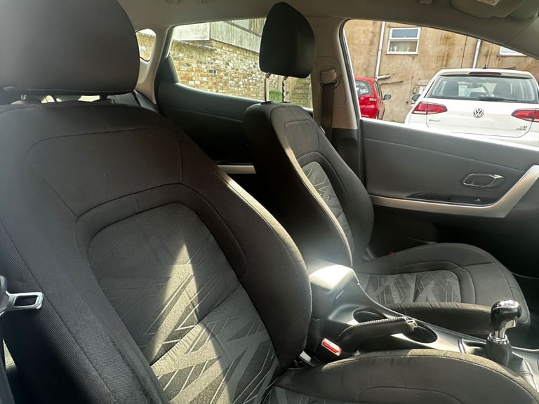 Kia, CEED, Hatchback, 2014, Manual, 1396 (cc), 5 doors