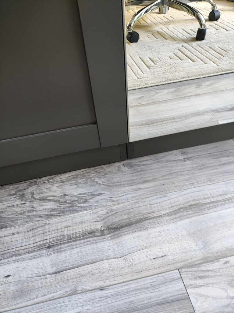Wardrobes Mirror and Grey 
