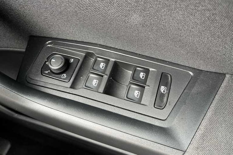 2023 Volkswagen T-Roc 1.0 TSI Life 5dr HATCHBACK PETROL Manual