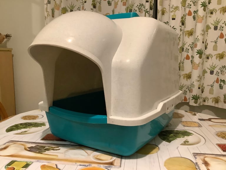 Cat litter tray