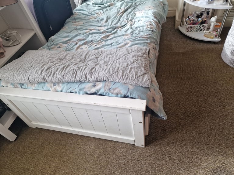 image for White single bed