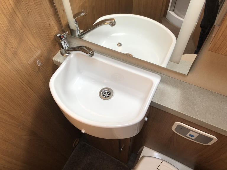2016 AUTO-TRAIL COMANCHE FRONTIER 4 BERTH MOTORHOME