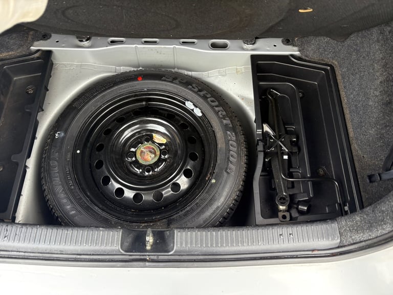 2004 Toyota Corolla 1.6 VVT-i Colour Collection 5dr Auto HATCHBACK Petrol Automatic