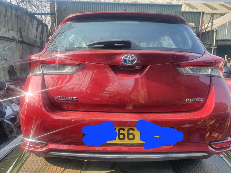 TOYOTA AURIS 2015-18 1.8 HYBRID AUTOMATIC FOR BREAKING!!