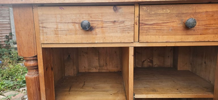 Free standing sideboard/kitchen unit