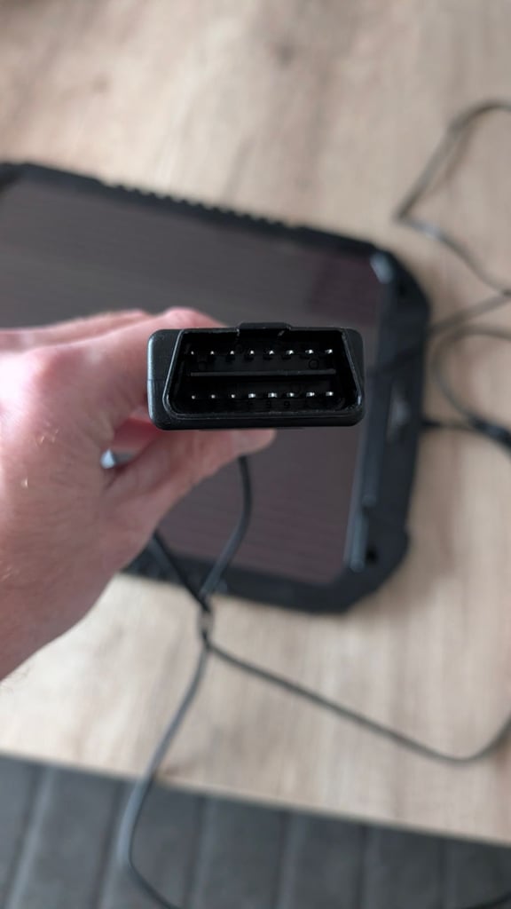 AA Large 12V Solar-Powered Car Caravan Motorhome Battery Charger Solar Panel OBD