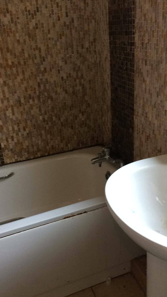 3 Bedroom Semi detached house TO LET