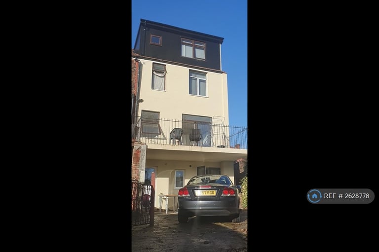 1 bedroom in Circular Road, Manchester, M25 (#2628778)